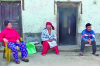 बाघ संरक्षणको मूल्य चुकाउँदैछन्, जंगलछेउका गरीब