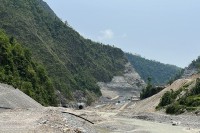 देशलाई गौरवको आयोजना, आदिवासीलाई थातथलोबाटै लखेटिने भय