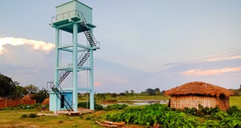 एक अर्ब सकियो, धारामा पानी आएन