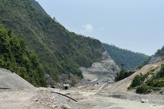 देशलाई गौरवको आयोजना, आदिवासीलाई थातथलोबाटै लखेटिने भय