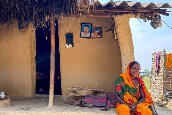 ज्यान दाउमा राखेर हौदभित्र : पुस्तौंदेखि जोखिममा मधेशका दलित