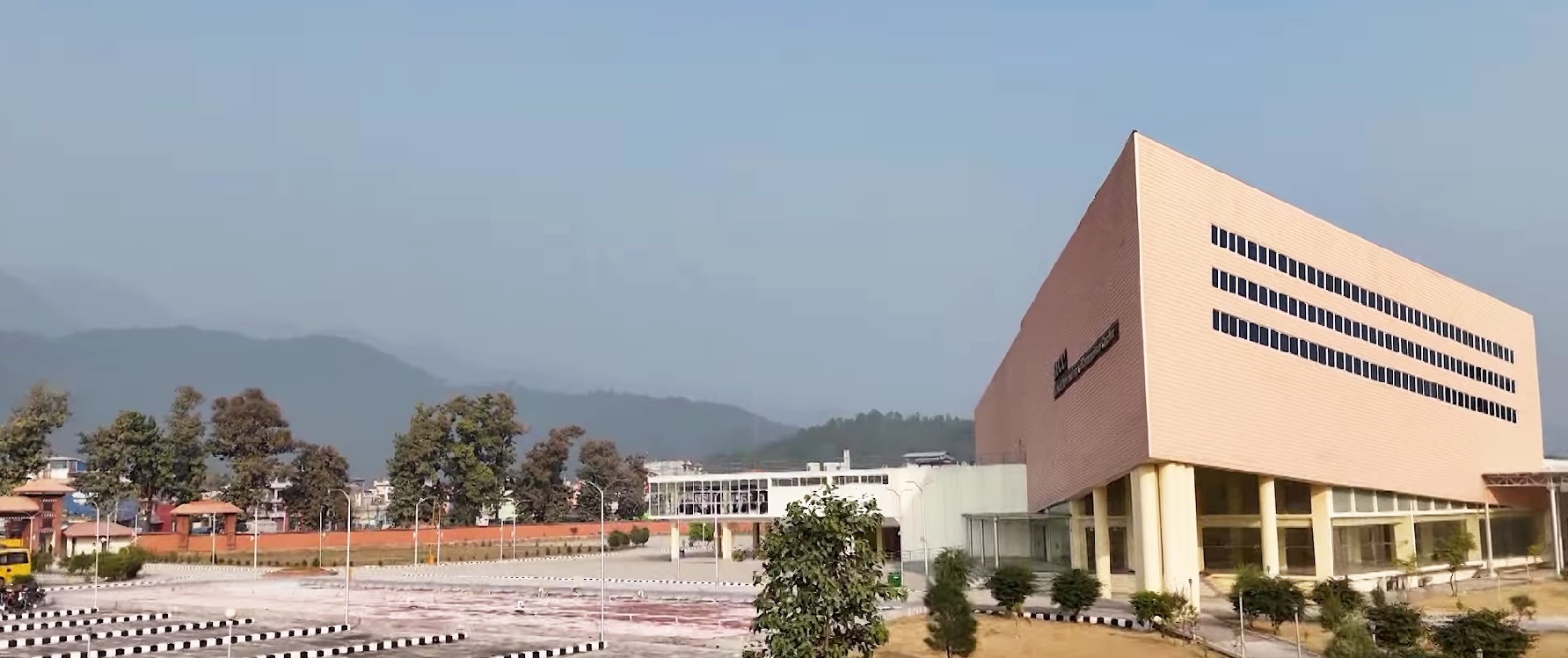नेताका लहडमा सभाहल : करको फुर्मास, अवस्था बेहाल